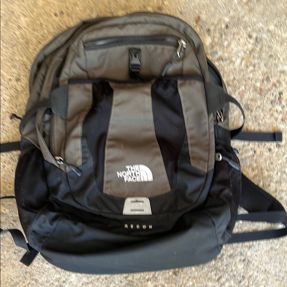 The North Face Men's Black and Green Recon Backpack